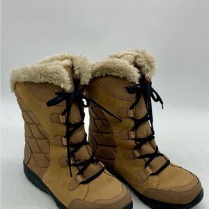 Columbia Tan Winter Boots with Black Laces